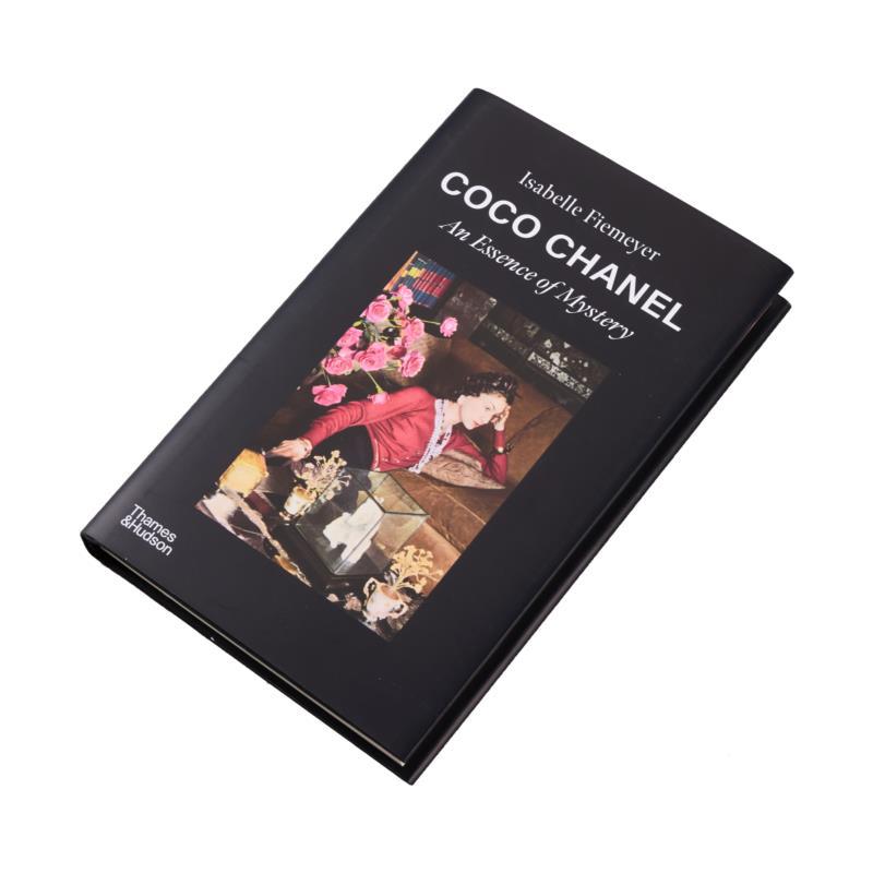 Coco Chanel Esensi Misteri Isa - Photography Book ulasan dan harga